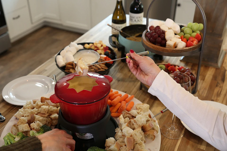 CHEESE FONDUE & WINE PAIRING Ancient Peaks